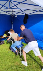 Nerusch Stoel massage Charlie Sluis aan het werk