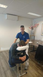 Nerusch Stoel massage Charlie Sluis aan het werk