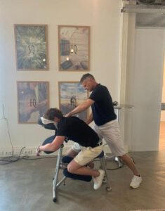 Nerusch Stoel massage Charlie Sluis aan het werk